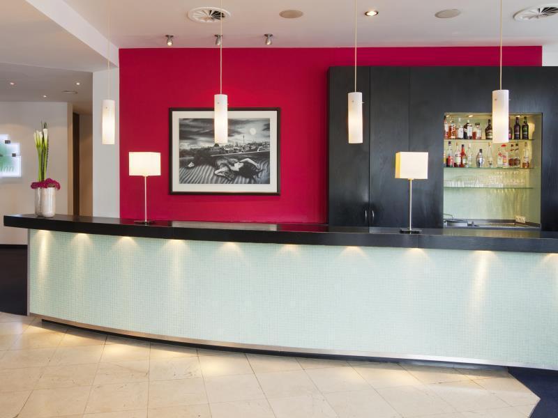 Holiday Inn Berlin City Center East Prenzlauer Berg By Ihg Bagian luar foto