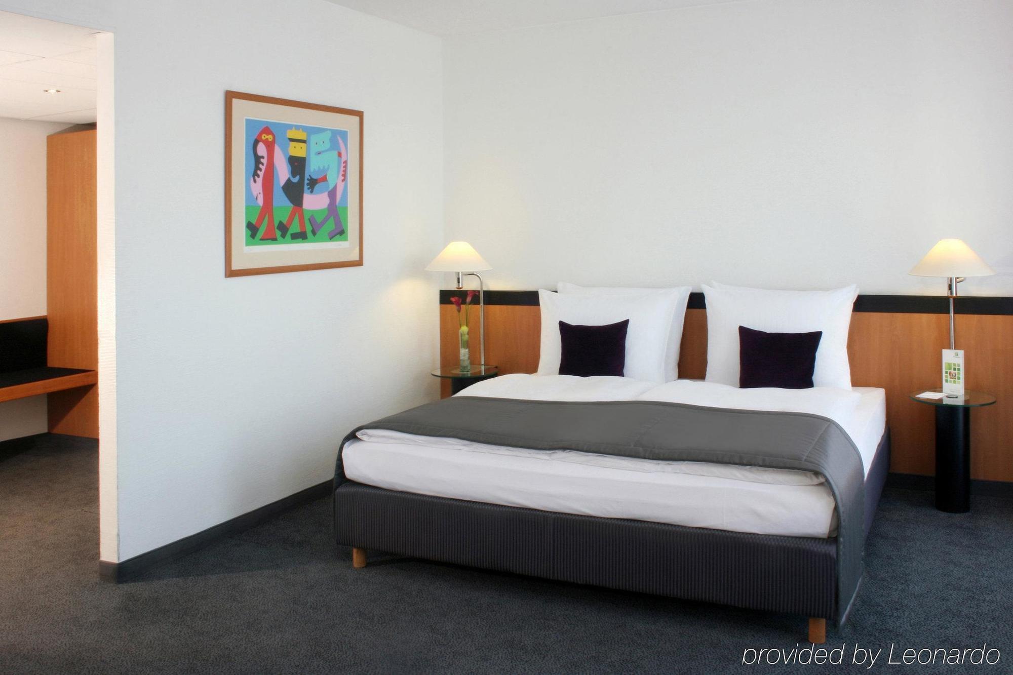 Holiday Inn Berlin City Center East Prenzlauer Berg By Ihg Bagian luar foto