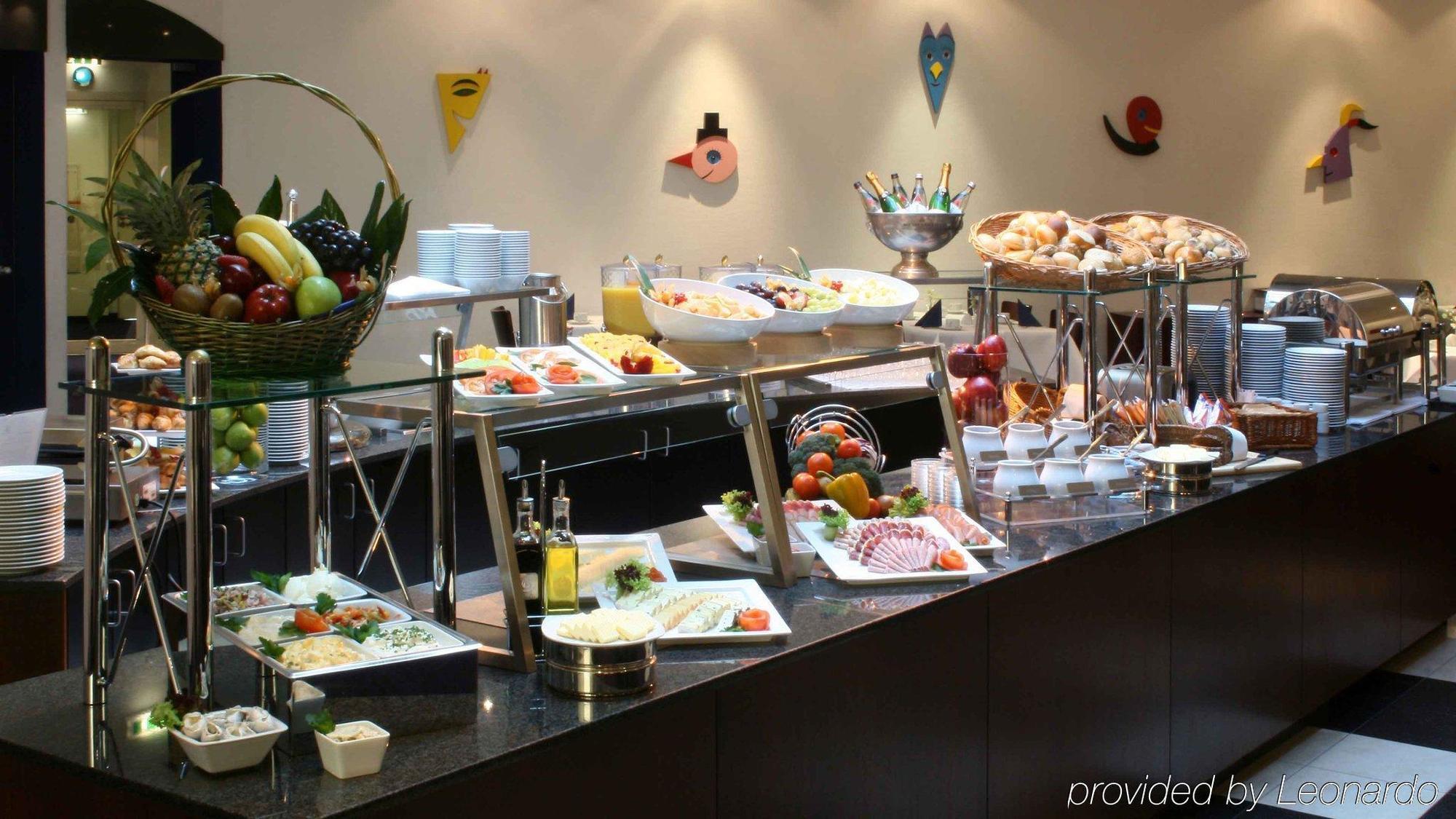 Holiday Inn Berlin City Center East Prenzlauer Berg By Ihg Bagian luar foto