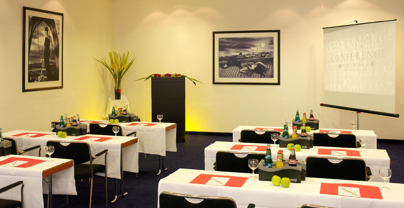 Holiday Inn Berlin City Center East Prenzlauer Berg By Ihg Bagian luar foto